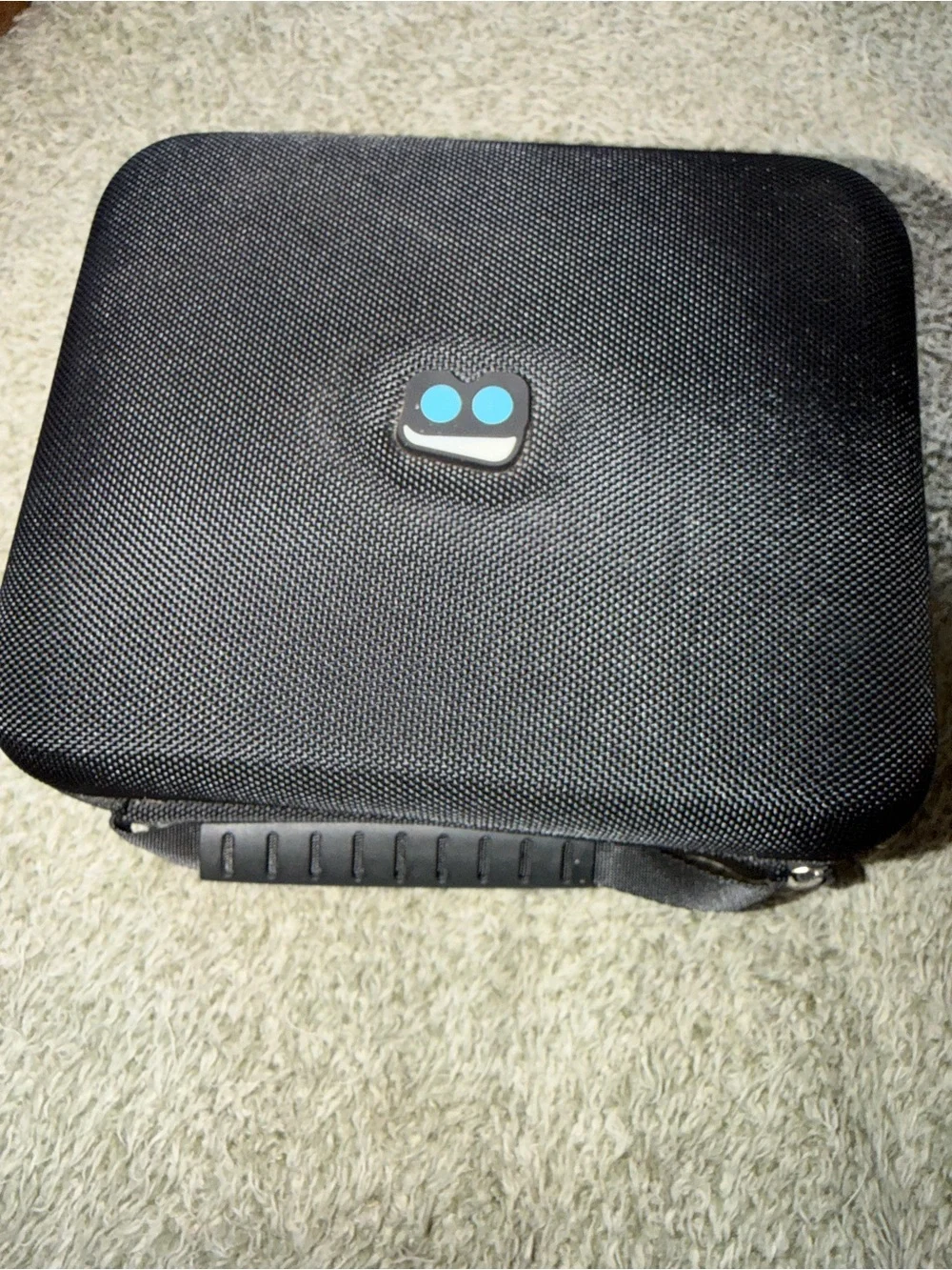 Tzumi Dream Vision SmartTheater VR headset - gently used